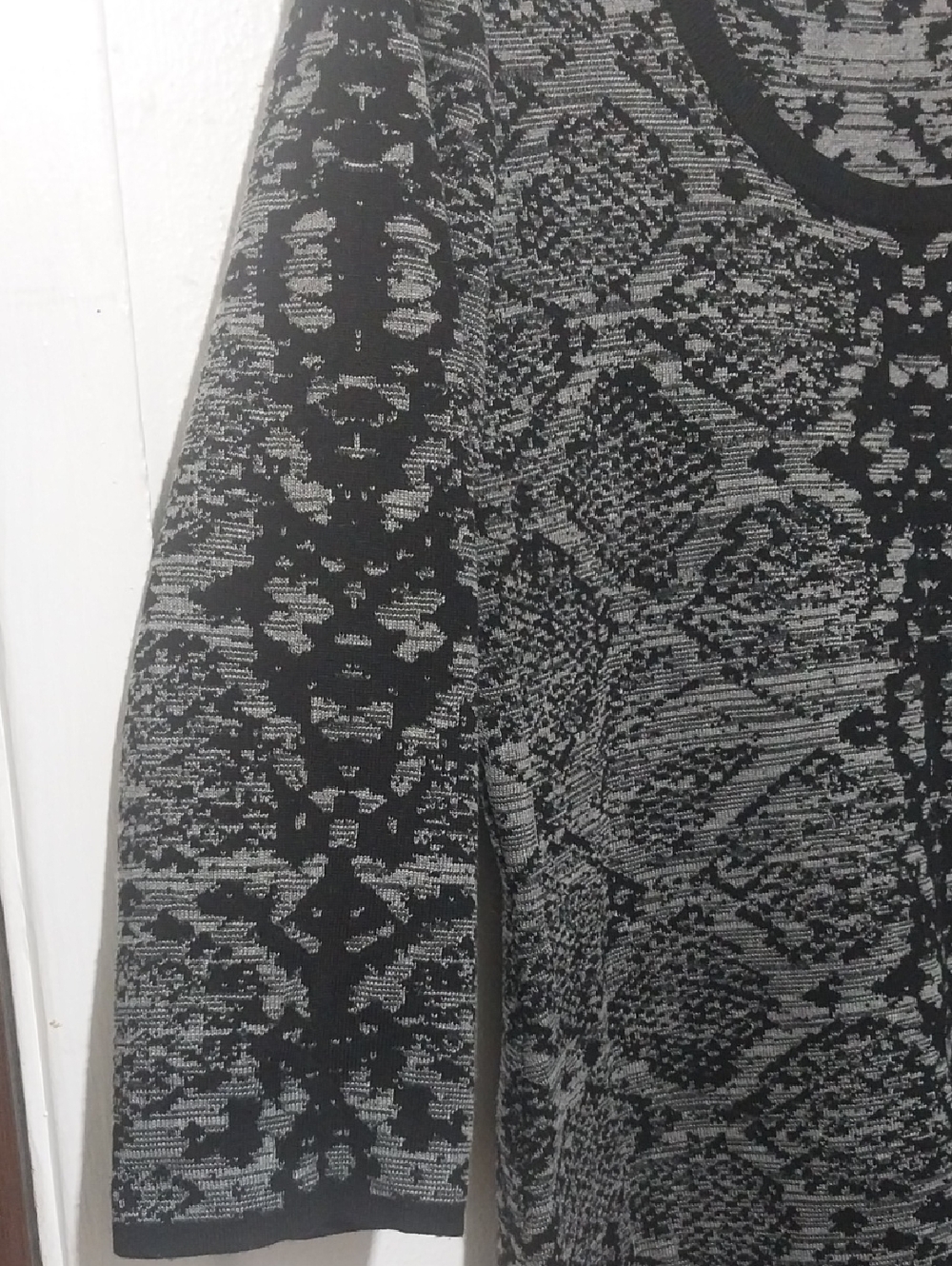 Nina Leonard Black & Gray Textured Scoop Neck Tunic - Picture 3 of 3